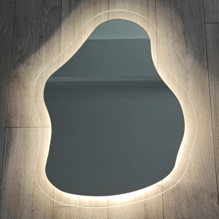 Organisch gevormde spiegel op floatglas met verlichting - STONE GLASS LED