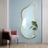 Miroir irrégulier dans un cadre en or brillant - ANGELIT II SHINE