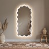 Miroir semi-ovale dans un cadre ondulé en MDF avec éclairage intégré - AQUARELLE SONA LED