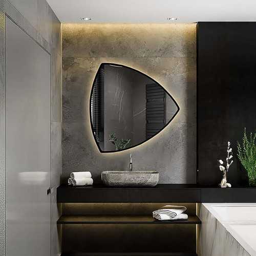 Miroir de salle de bain triangulaire dans un cadre avec éclairage - KARO IN LED FRAME
