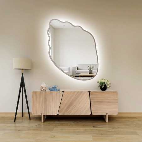 Miroir aux formes organiques, avec cadre en MDF couleur cachemire et éclairage intégré - MARIS SHELL LED DANS SON CADRE