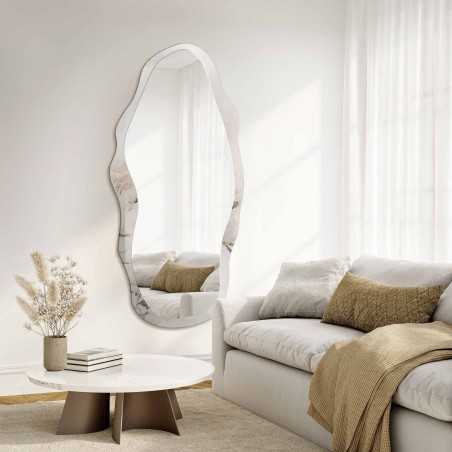 Onregelmatige spiegel op wit-goud marmer – MARBLE AMBER