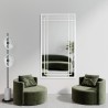 Loft spiegel met raamwerk in een wit frame - BERNARD