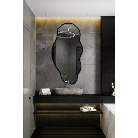 Organisch gevormde spiegel in een frame - LOLIT IN A FRAME